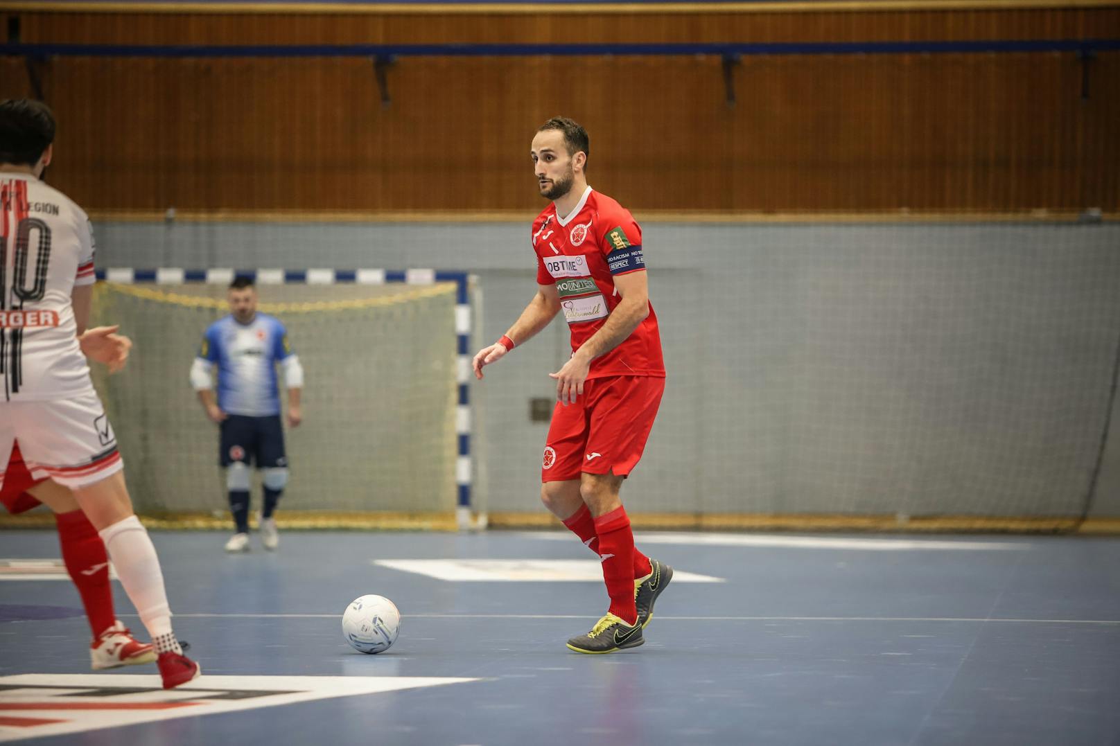 Der Allrounder ist auch im Futsal für Rekordmeister Stella Rossa tipp3 Wien im Einsatz.