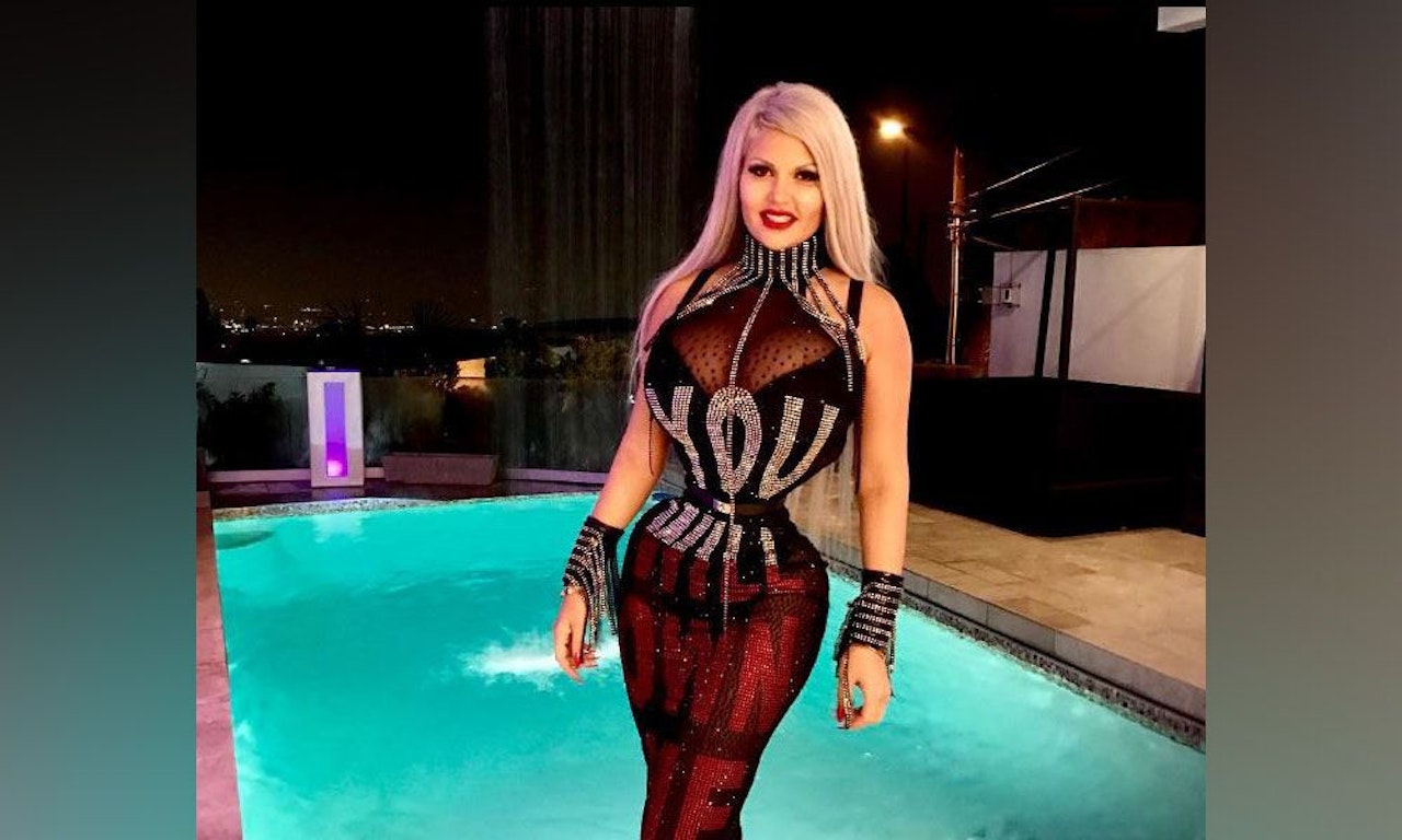 Heute.at - Sorge um Realitystar – Bauchwandriss wegen Wespentaille