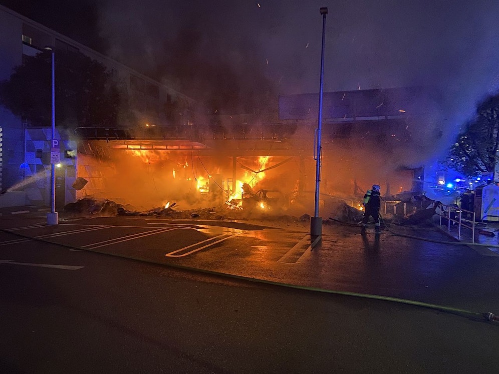 Gigantischer Einsatz in der Jedleseer Straße.