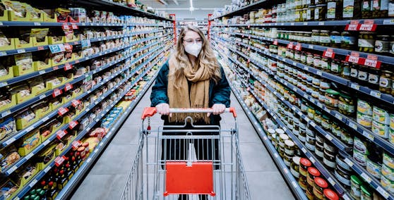 Wo kann man am 8. Dezember einkaufen und welche Geschäfte bleiben geschlossen.