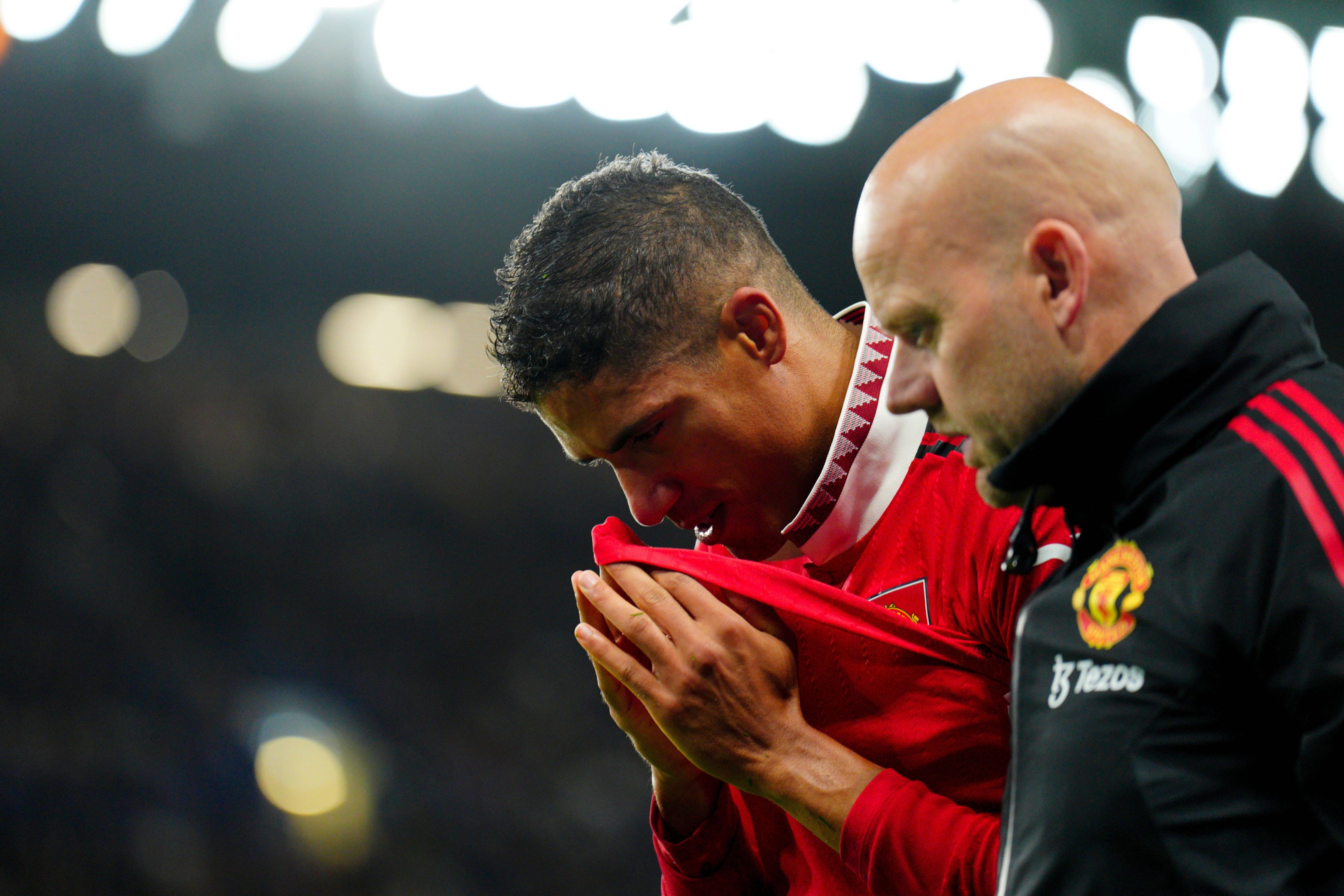 Raphael Varane musste verletzt ausgetauscht werden. 