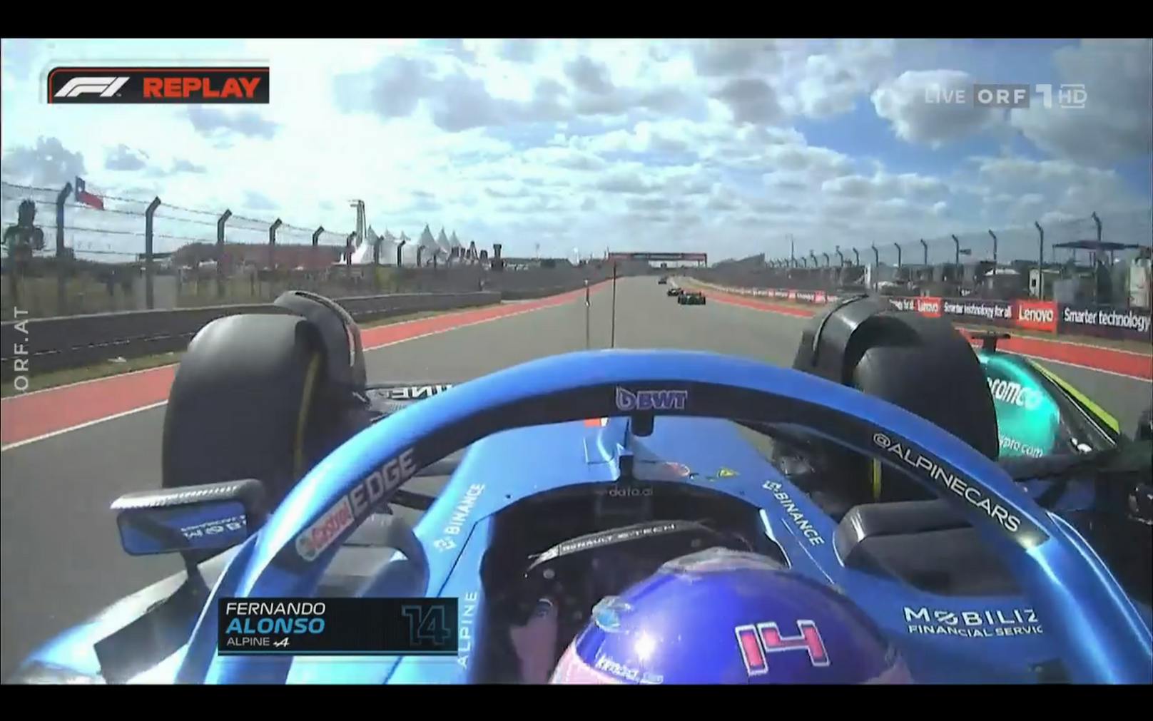 Alonso fährt auf Stroll auf, hebt ab.
