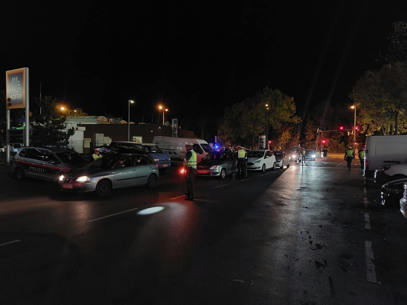 Am Samstagabend gab es in Wien Schwerpunktkontrollen: Die Polizei fischte mehrere Drogen- und Alkohollenker aus der Verkehr.