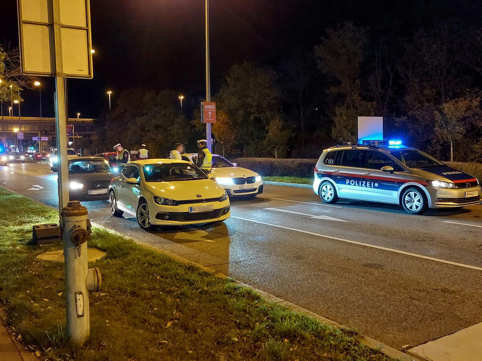 Am Samstagabend gab es in Wien Schwerpunktkontrollen: Die Polizei fischte mehrere Drogen- und Alkohollenker aus der Verkehr.