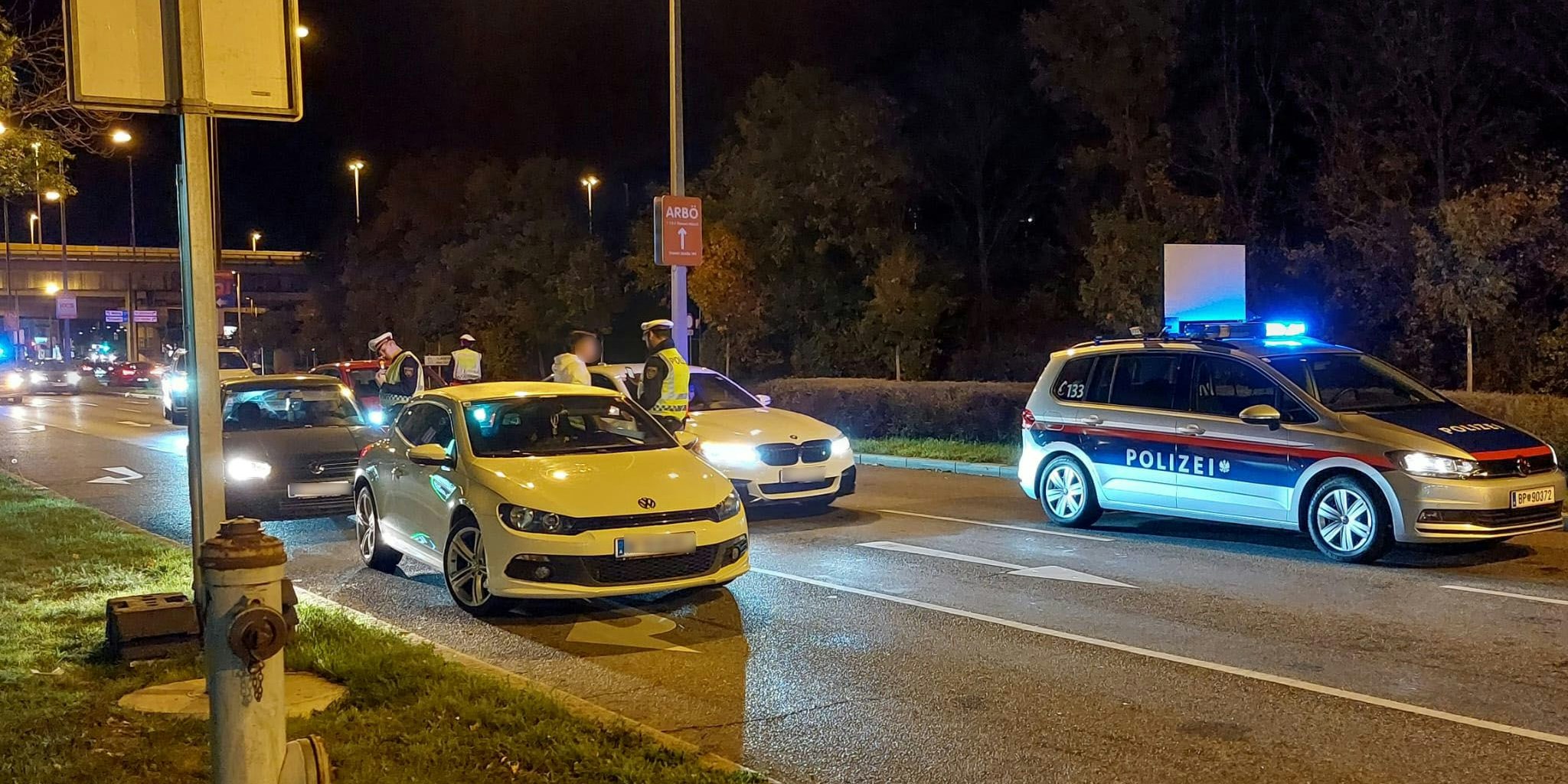 Am Samstagabend gab es in Wien Schwerpunktkontrollen: Die Polizei fischte mehrere Drogen- und Alkohollenker aus der Verkehr.