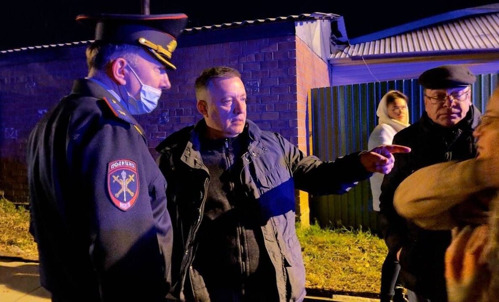 "Nach vorläufigen Daten ist ein SU-Flugzeug auf ein zweistöckiges Haus in der Przhevalsky-Straße in Irkutsk gestürzt", meldete Regionalgouverneur Igor Kobzev (im Bild).