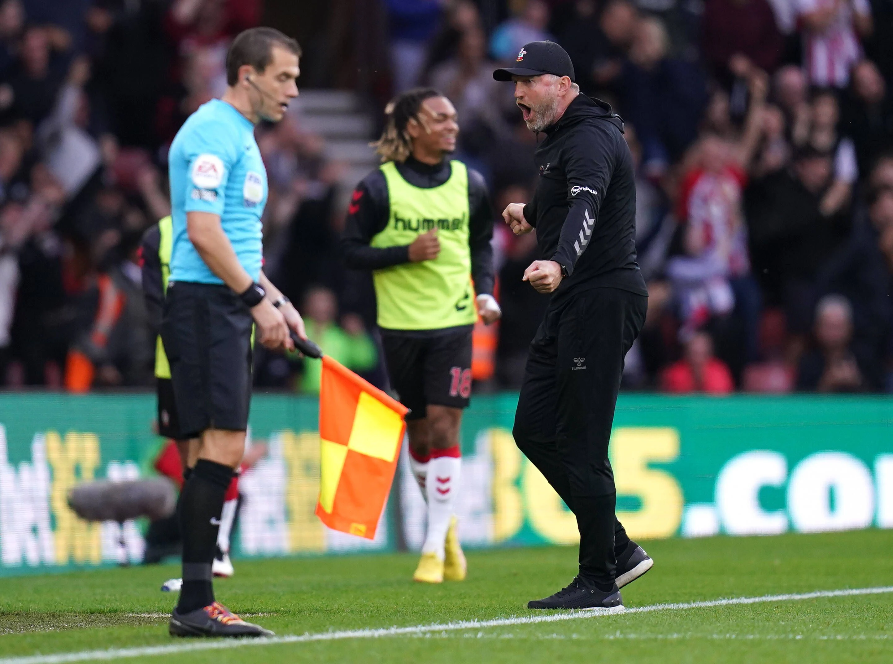 Ralph Hasenhüttl jubelt über das Remis gegen Arsenal.