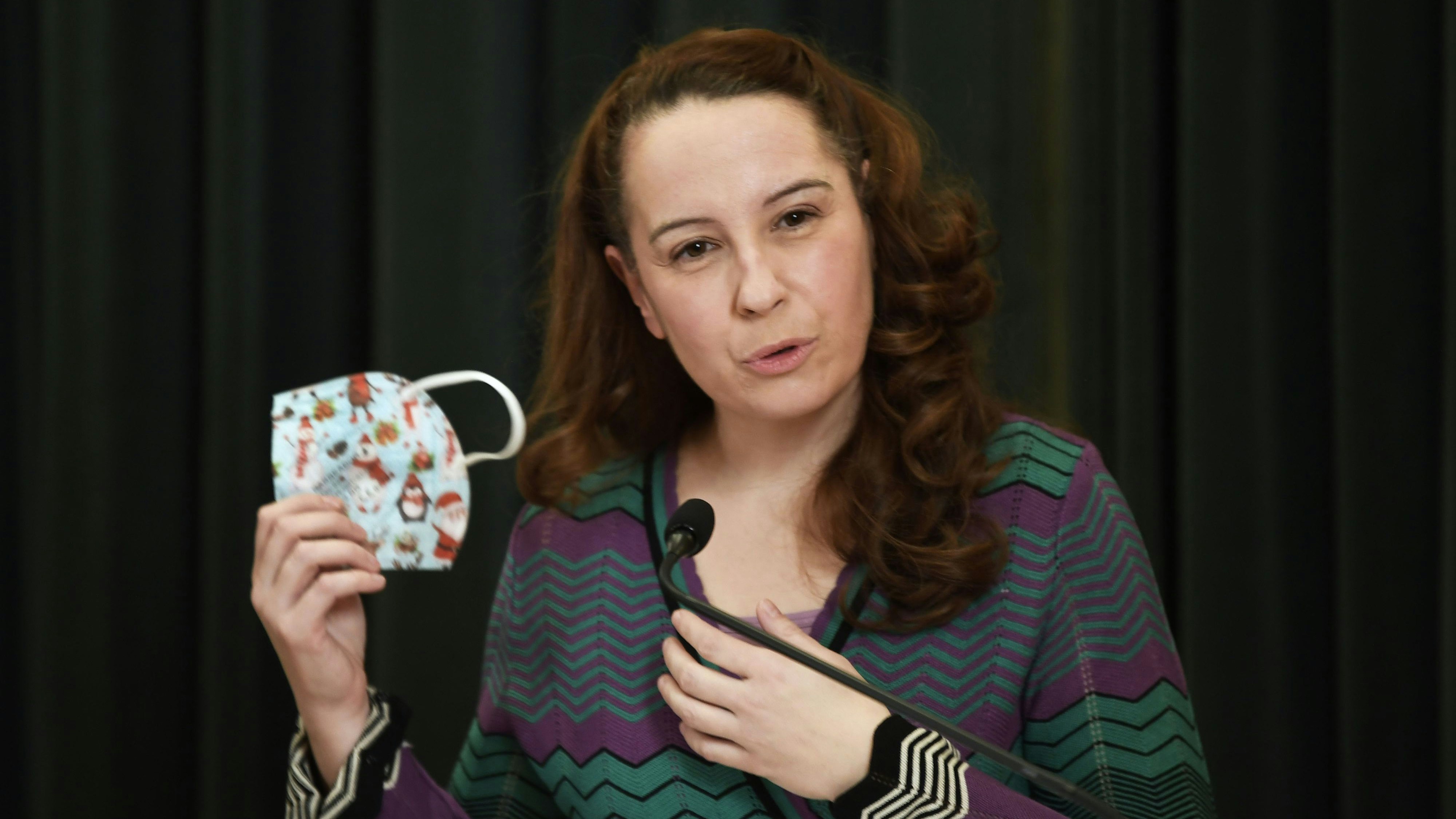 Download von www.picturedesk.com am 24.10.2022 (13:37).  ABD0018_20211214 - WIEN - ÖSTERREICH: Monika Redlberger-Fritz vom Zentrum für Virologie der Medizinischen Universität Wien während eines Pressegesprächs zum Thema "Covid-Impfung bei Kindern" am Dienstag, 14. Dezember 2021, in Wien. - FOTO: APA/ROBERT JAEGER - 20211214_PD6262 - Rechteinfo: Rights Managed (RM)