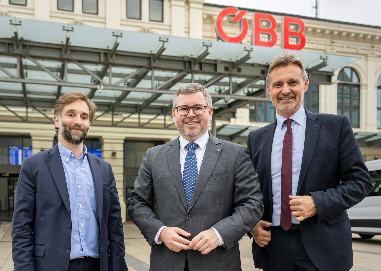Leiter Nah- und Regionalverkehr ÖBB, Roman Miklautz, Landesrat Ludwig Schleritzko und Geschäftsführer VOR, Wolfgang Schroll (v.l.)