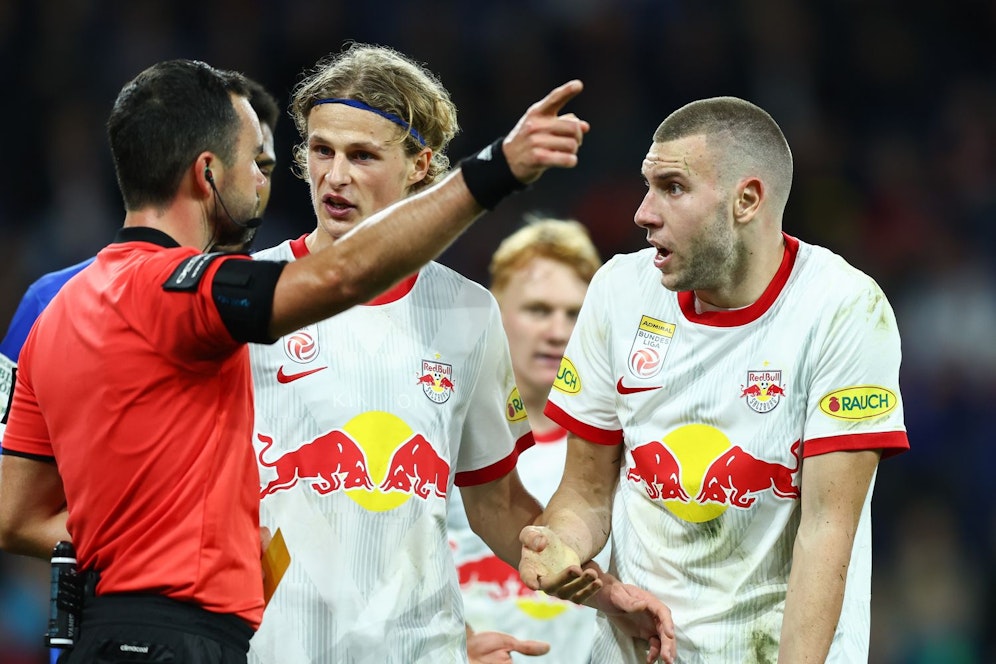 Strahinja Pavlovic (r.) könnte nach Italien wechseln.