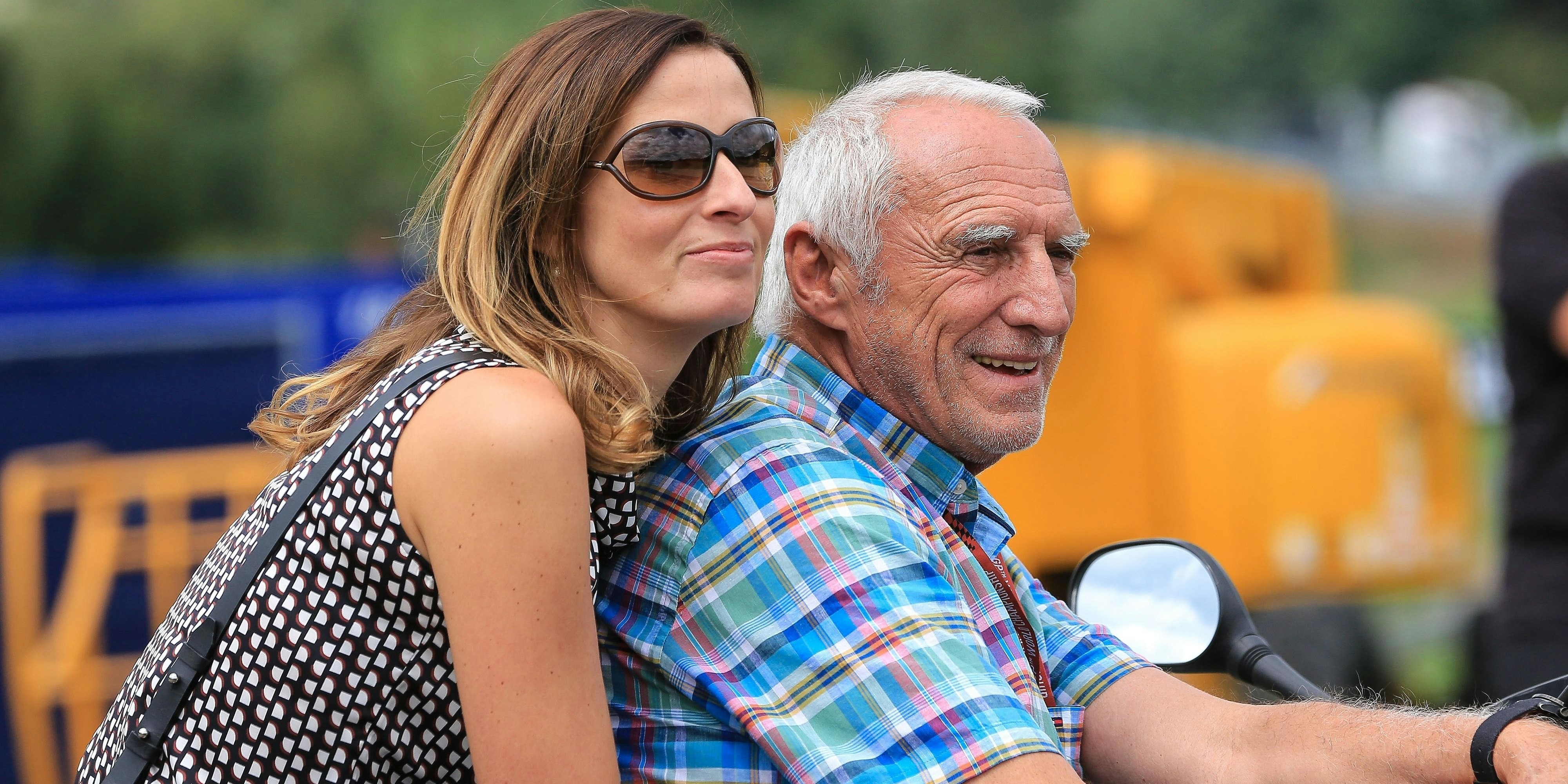 Download von www.picturedesk.com am 24.10.2022 (09:51).  Spielberg, Oesterreich, 13.8.2017, Sport, Motorsport,Warm up, NeroGiardini Motorrad Grand Prix von Oesterreich . Bild zeigt Dietrich Mateschitz und seine Freudin Marion Feichtner. 13/08/17, Spielberg, Austria, Sport, motor sport, Warm up,NeroGiardini Motorrad Grand Prix von Oesterreich . Image shows Dietrich Mateschitz and his Girlfriend Marion Feichtner. 170813_SEPA_27_022.jpg - 20170813_PD15457 - Rechteinfo: Rights Managed (RM)