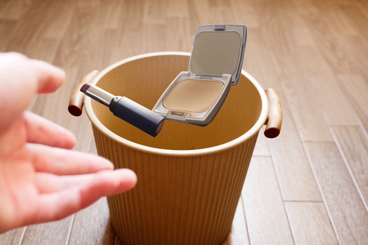 Indem du einige hilfreiche Tricks anwendest kann dein altes Make-Up wieder seinen vollen Zweck erfüllen.&nbsp;