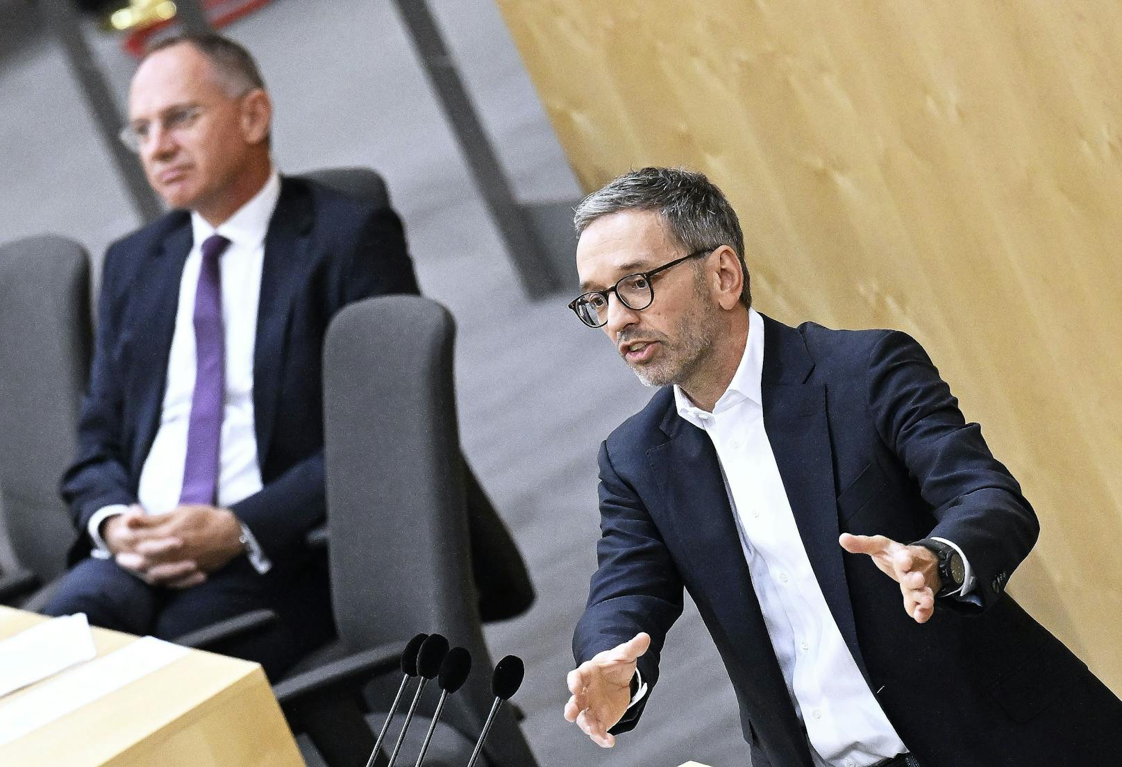 FPÖ-Chef Kickl fordert von Innenminister Karner ein Asyl-Dashboard.