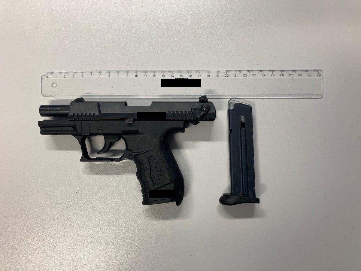 Die Schreckschusspistole wurde sichergestellt.