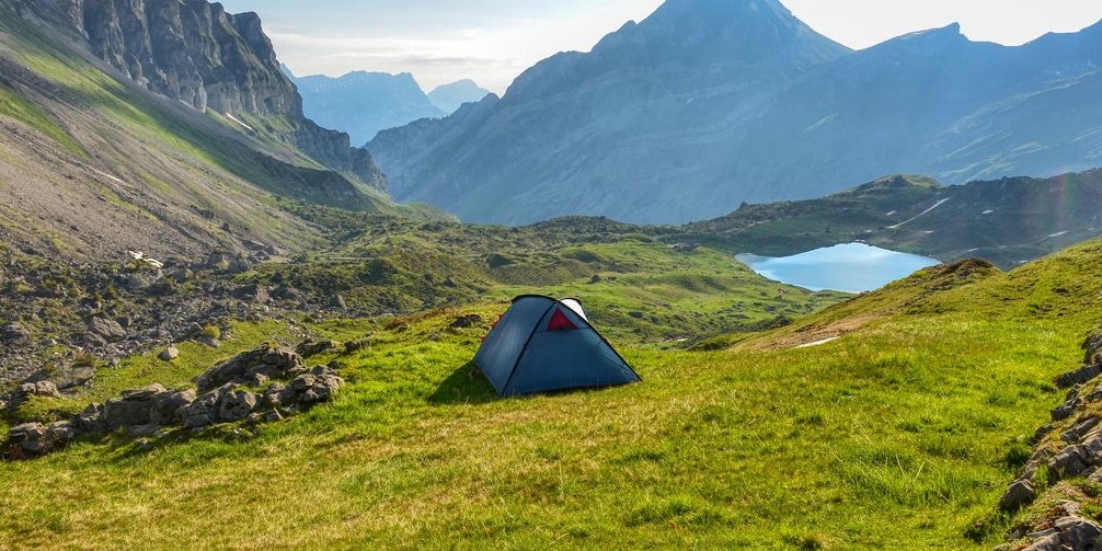 Das junge Pärchen wollte in einem Zelt übernachten.