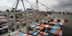 Scholz hievt China in den Hamburger Hafen