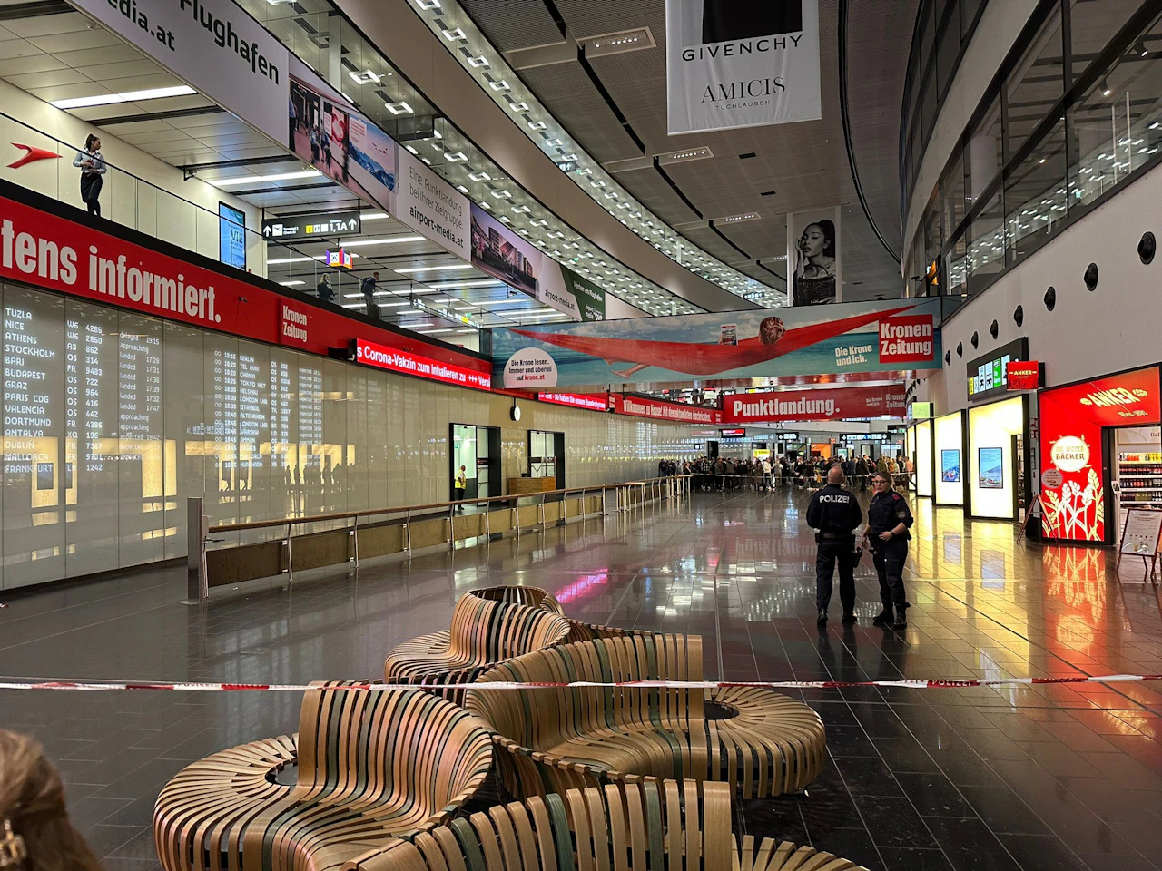 Zwischenfall bei Minister-Ankunft am Wiener Flughafen – Wien | Heute.at