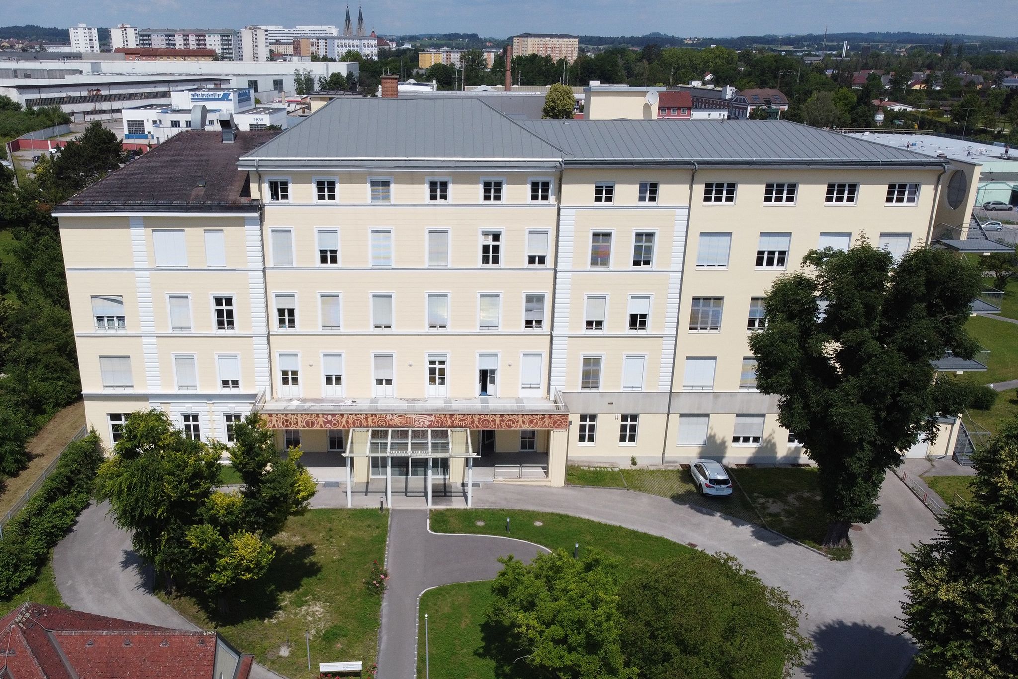 Für Wels ist ein Zeltlager am Gelände der Polizeischule "keine Option".