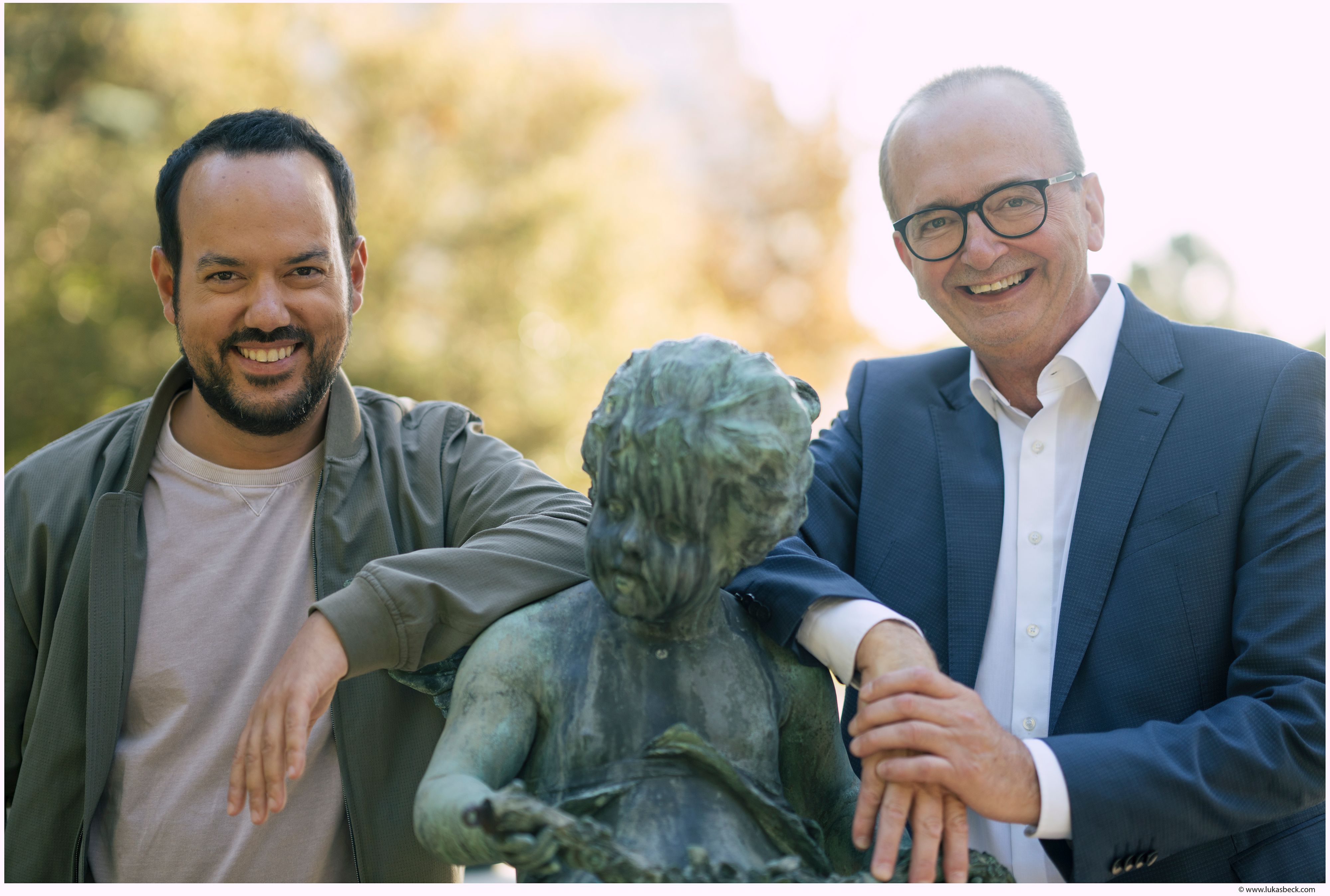 Patrick Budgen schreibt über Lustiges am Friedhof.