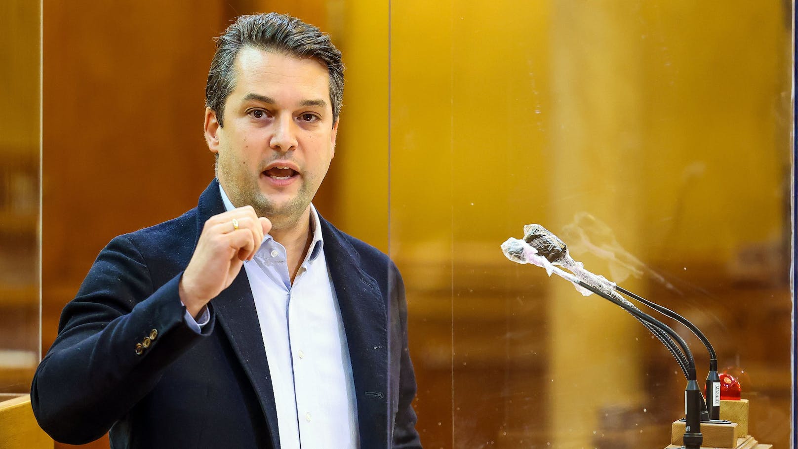 FP-Chef Dominik Nepp präsentierte Rechenbeispiel im Wiener Gemeinderat.&nbsp;