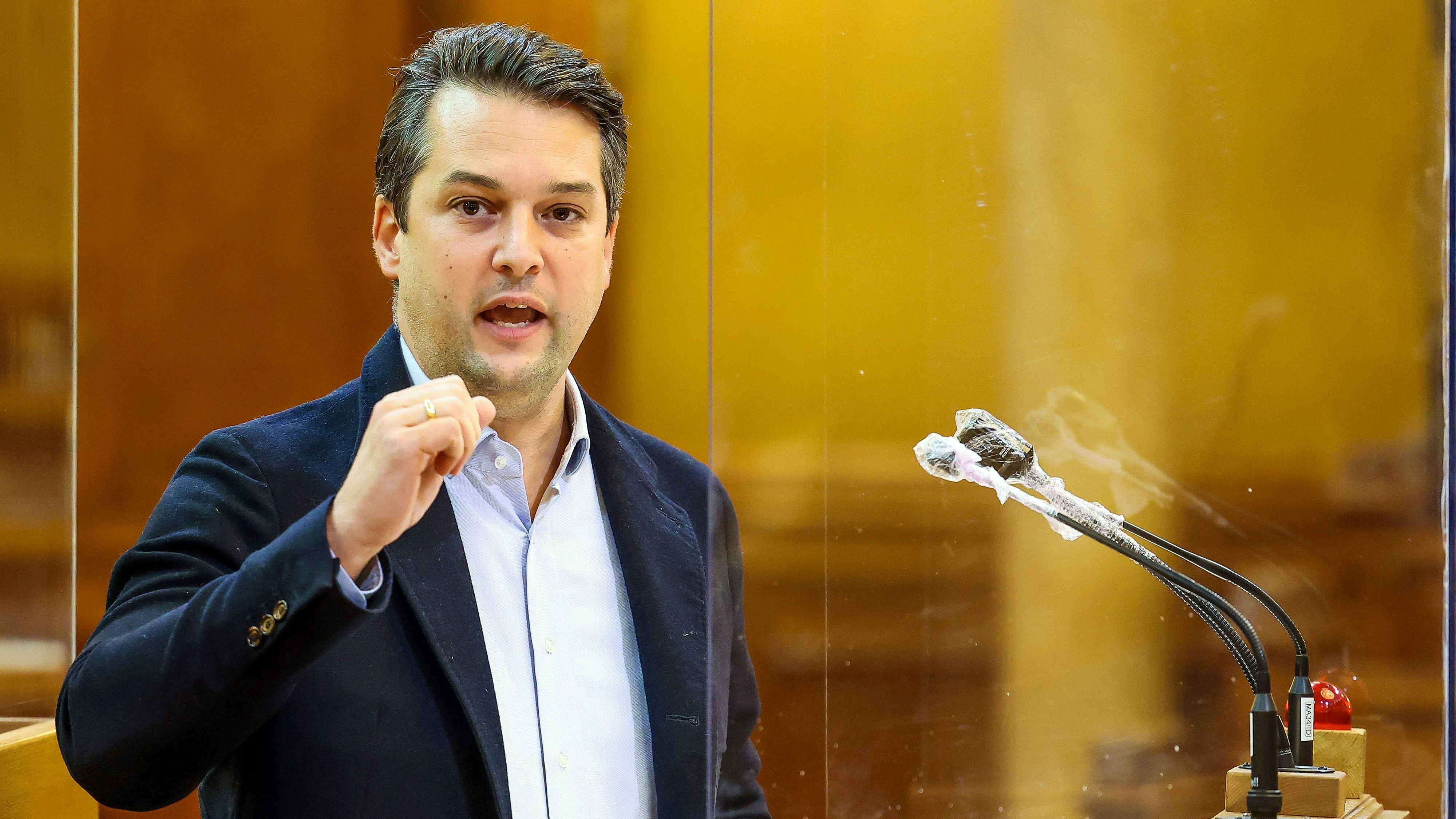 Download von www.picturedesk.com am 27.10.2022 (19:38).  WIEN, OESTERREICH - OKTOBER 19: Abgeordneter zum Wiener Landtag und Gemeinderat Landesparteiobmann Dominik Nepp (FPOe) bei Wiener Landtag - 16te Sitzung im Bundesministerium Arbeit und Wirtschaft am 19. Oktober 2022 in Wien, Oesterreich.221019_SEPA_10_041 - 20221019_PD4887 - Rechteinfo: Rights Managed (RM)