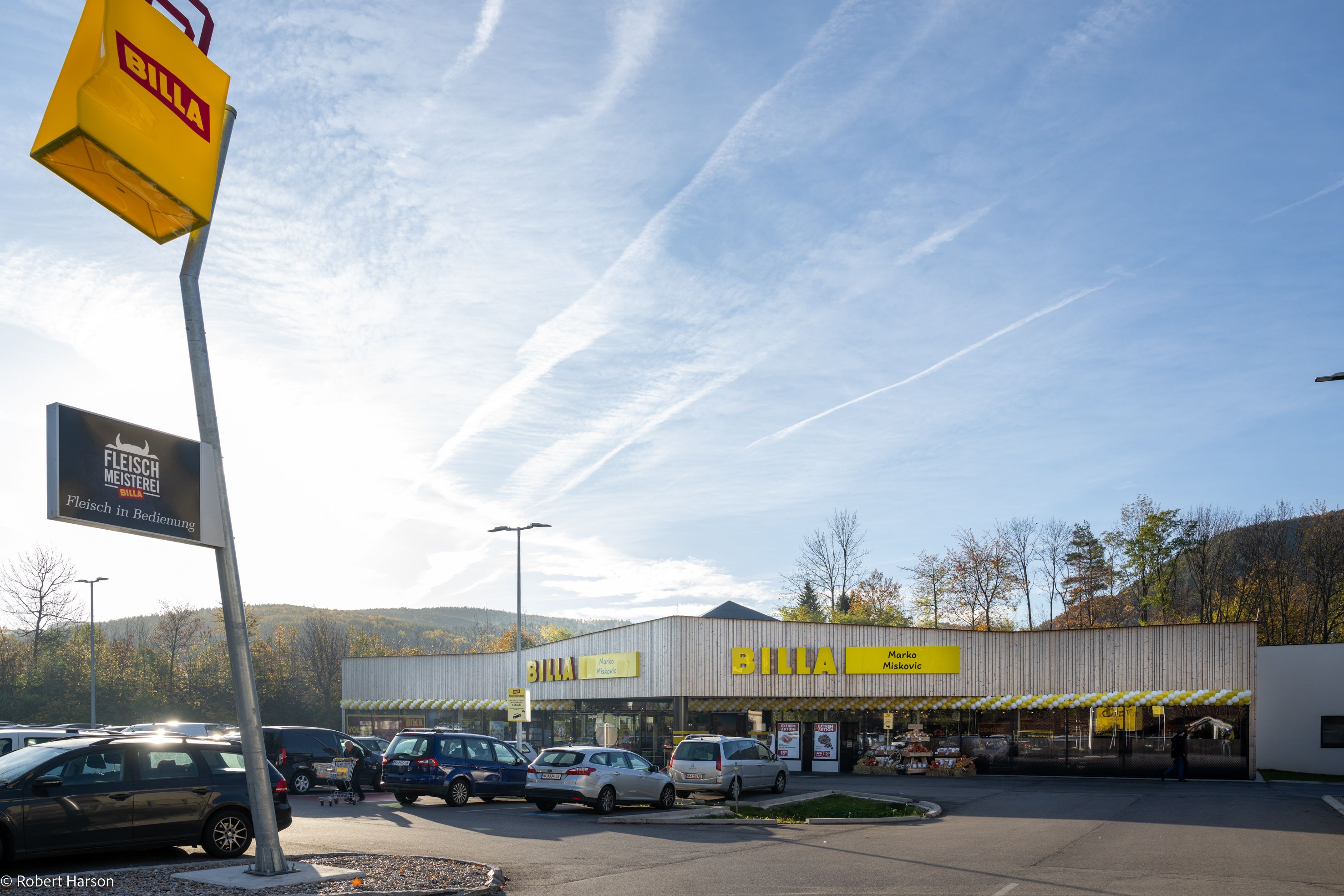  Der erste BILLA Markt, der von einem Kaufmann geführt wird, von außen.