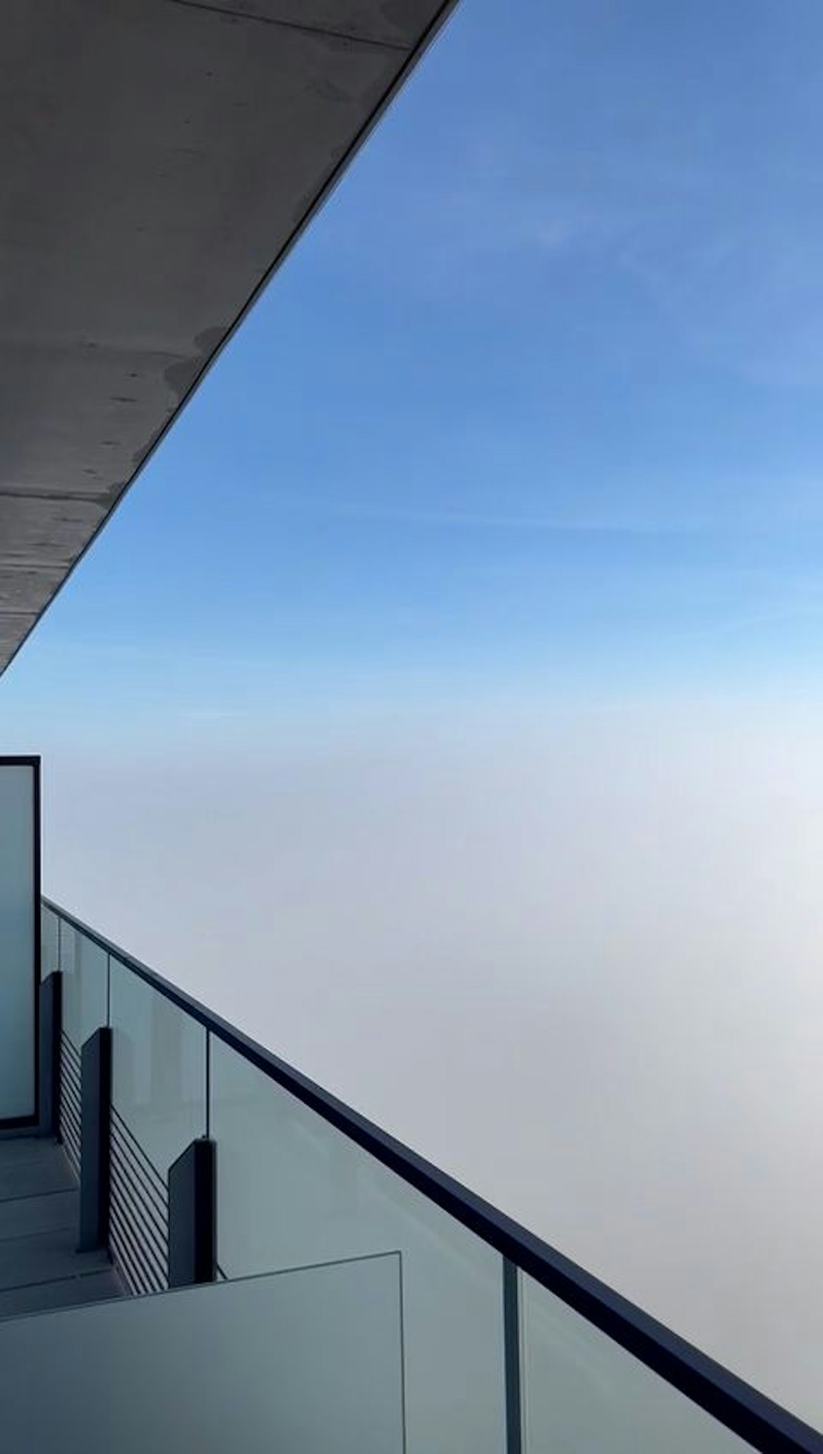 So sah die Nebeldecke in 85 Metern Höhe aus. 