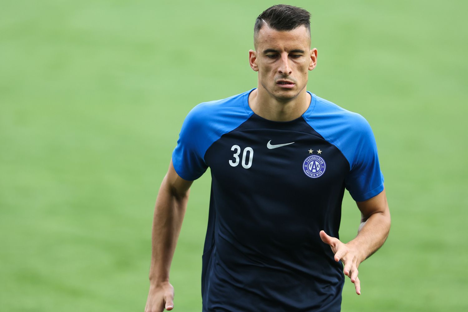 Manfred Fischer stärkt Coach Manfred Schmid den Rücken. 