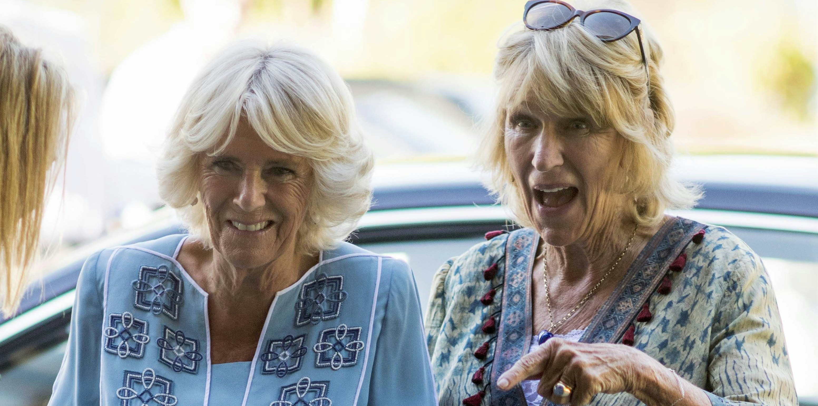 . 16/07/2018. Fowey, United Kingdom. Prince Charles the Duchess of Cornwall visit Cornwall. The Duchess of Cornwall, Patron, Cornwall Community Foundation, with her sister Annabel Elliot as they attend a reception at the Duchy of Cornwall Nursery to mark the Foundation s 15th Anniversary in Lostwithiel, Cornwall. PUBLICATIONxINxGERxSUIxAUTxHUNxONLY xAndrewxParsonsx/xi-Imagesx IIM-18220-0112