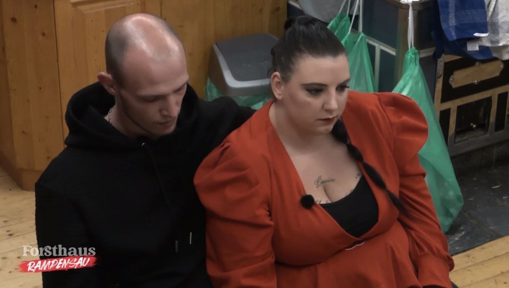 Kerstin und Scott mussten das Forsthaus sofort verlassen.