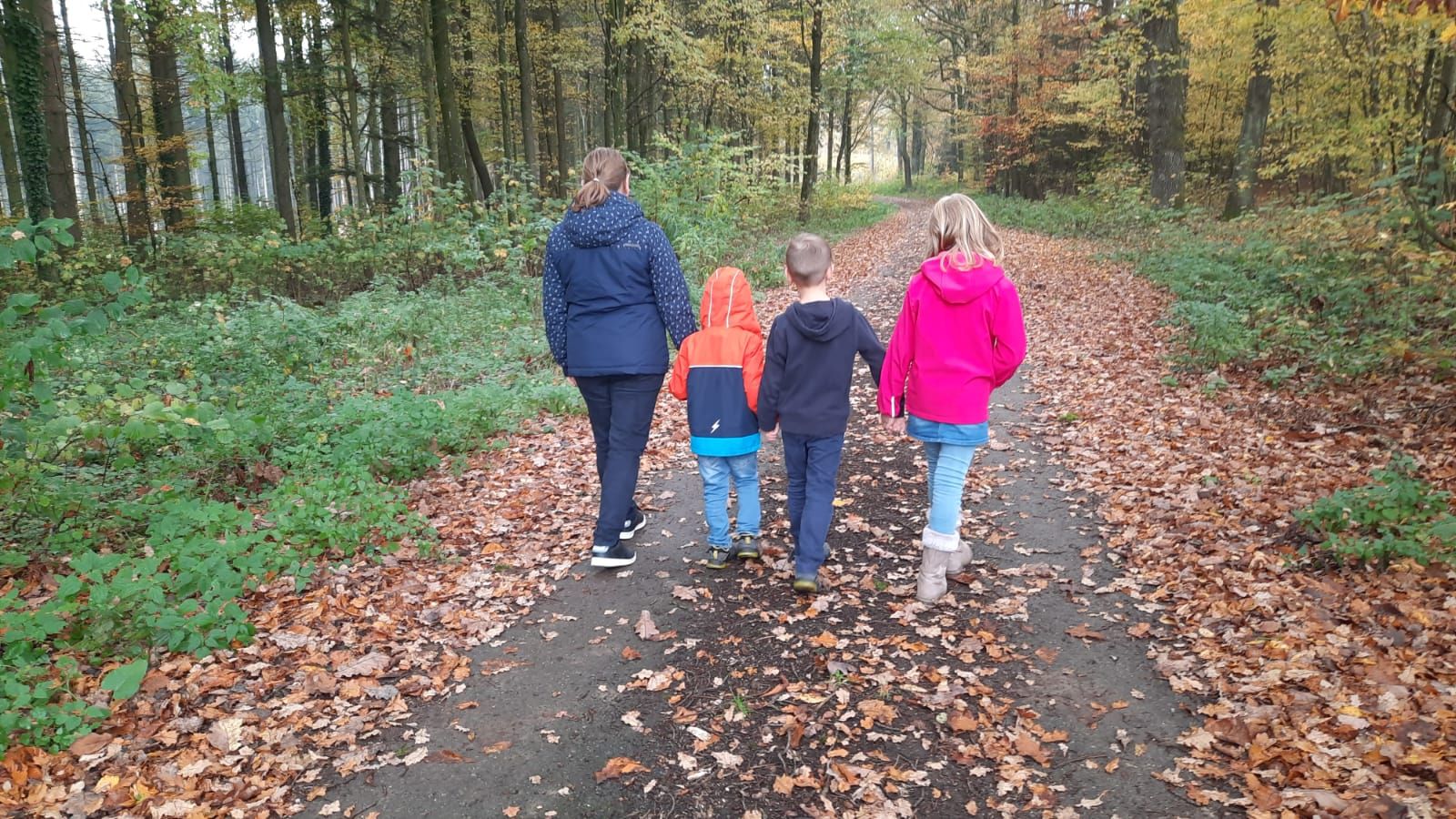 Sabine F. geht Vollzeit arbeiten, doch am Monatsende bleibt nicht viel übrig.