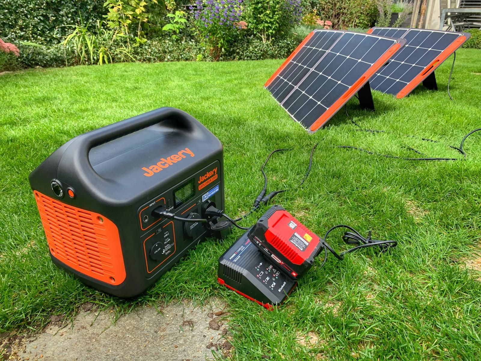 Die mobilen Solarkollektoren werden an jedem nur halbwegs sonnigen Tag aufgestellt.