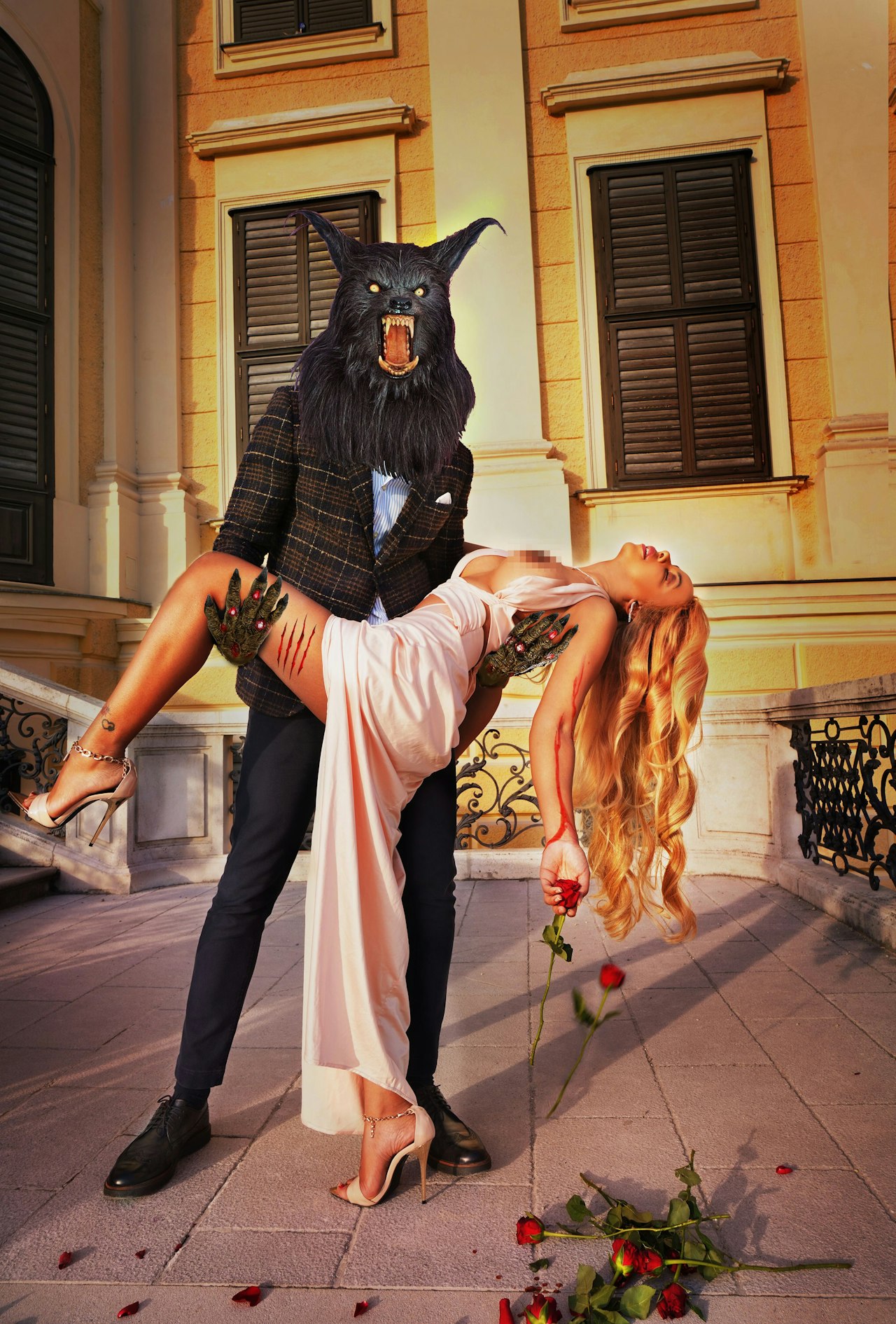 Heute.at - Lugners Kolibri trickst auf Foto bei ihren Nippeln