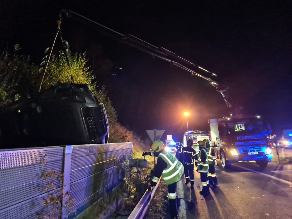 Schwerer Verkehrsunfall mit Fahrerflucht auf der A2
