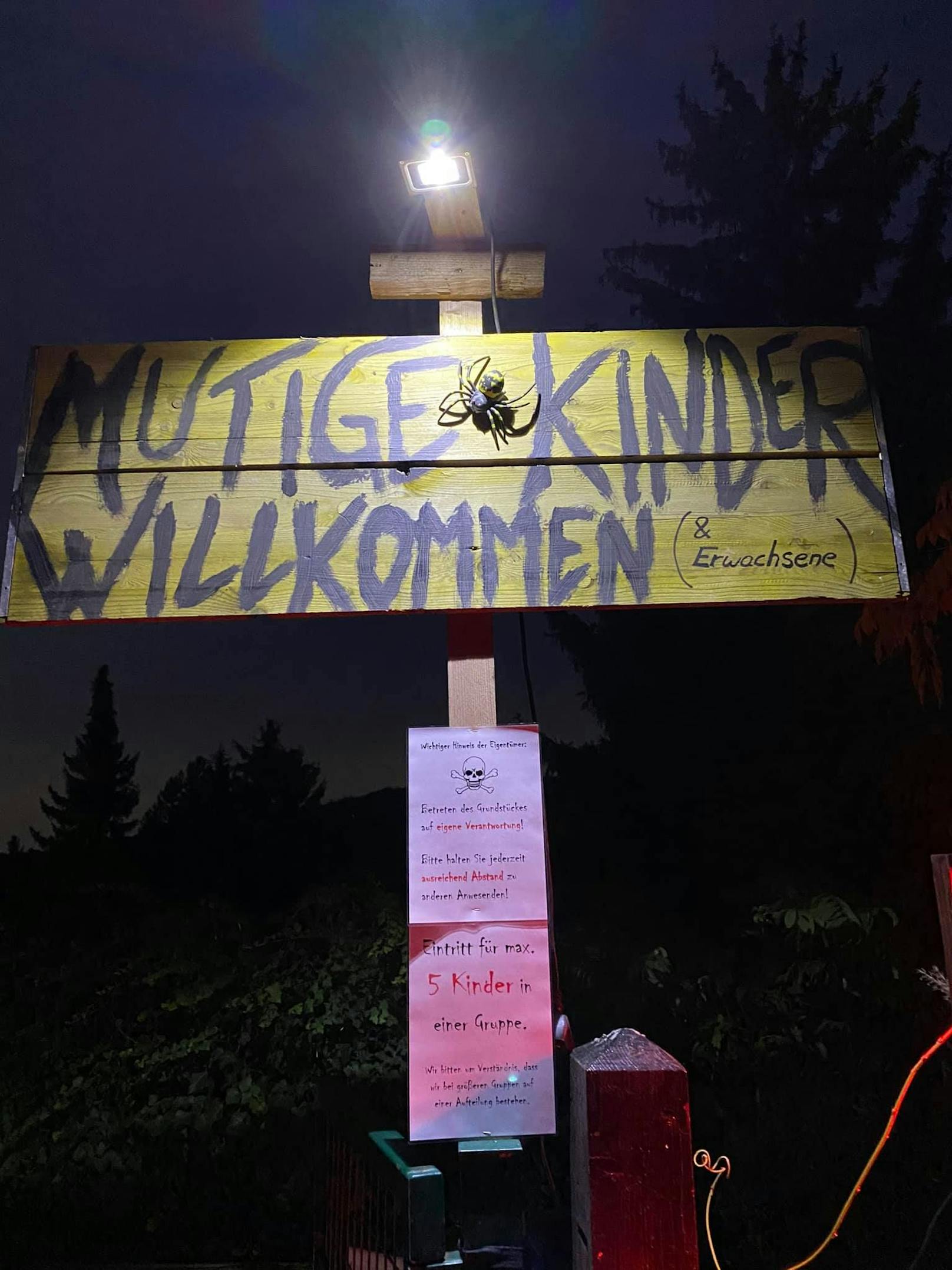 "Mutige Kinder willkommen", heißt es am Halloween-Abend in der Villa Sonnenschein.