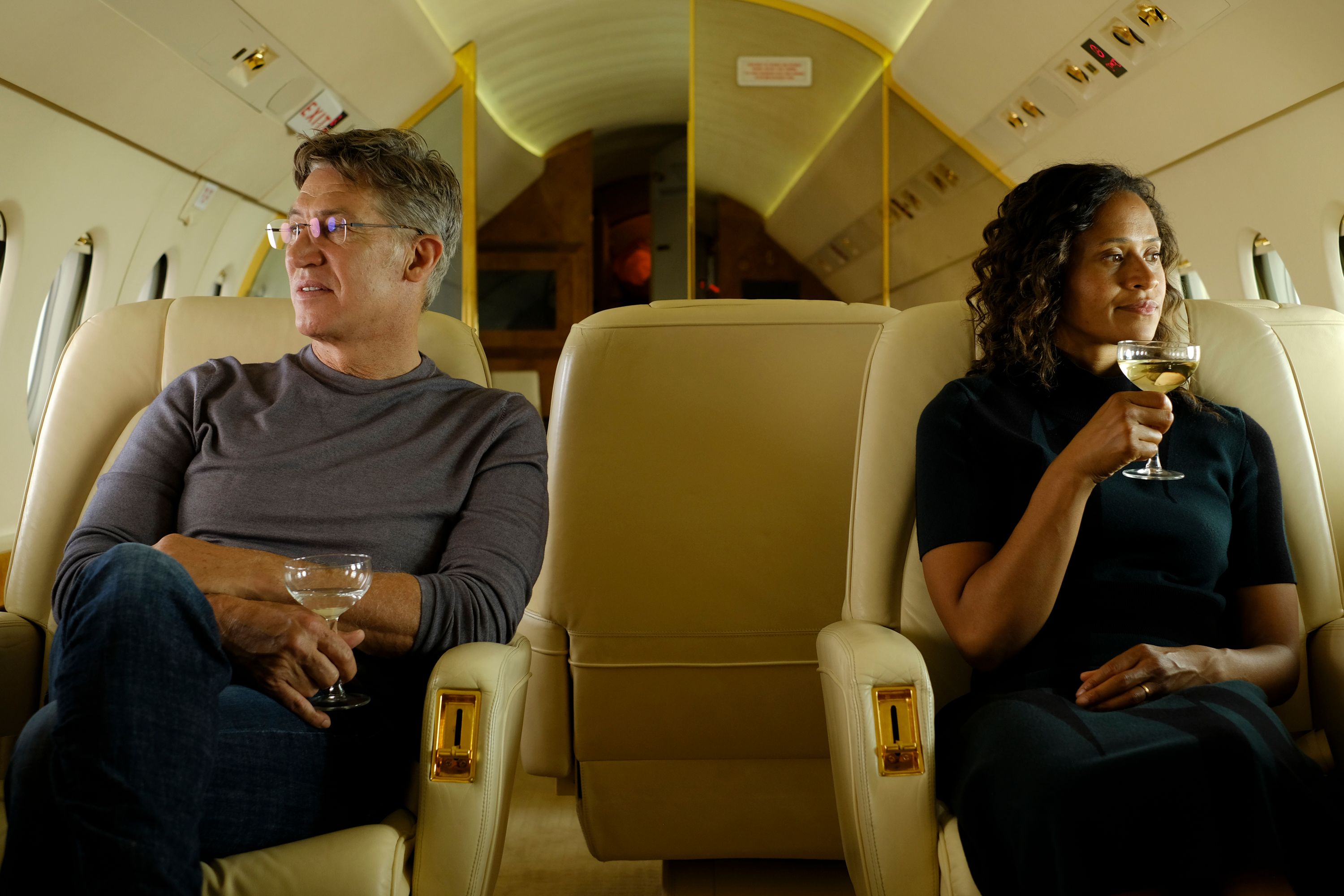 Tobias Moretti und Angel Coulby in 