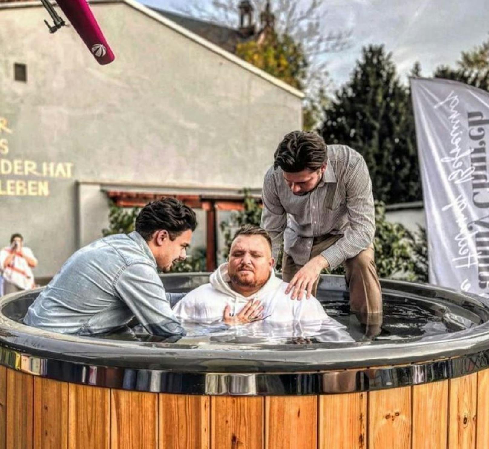 DSDS-Star Menowin (35) lässt sich taufen