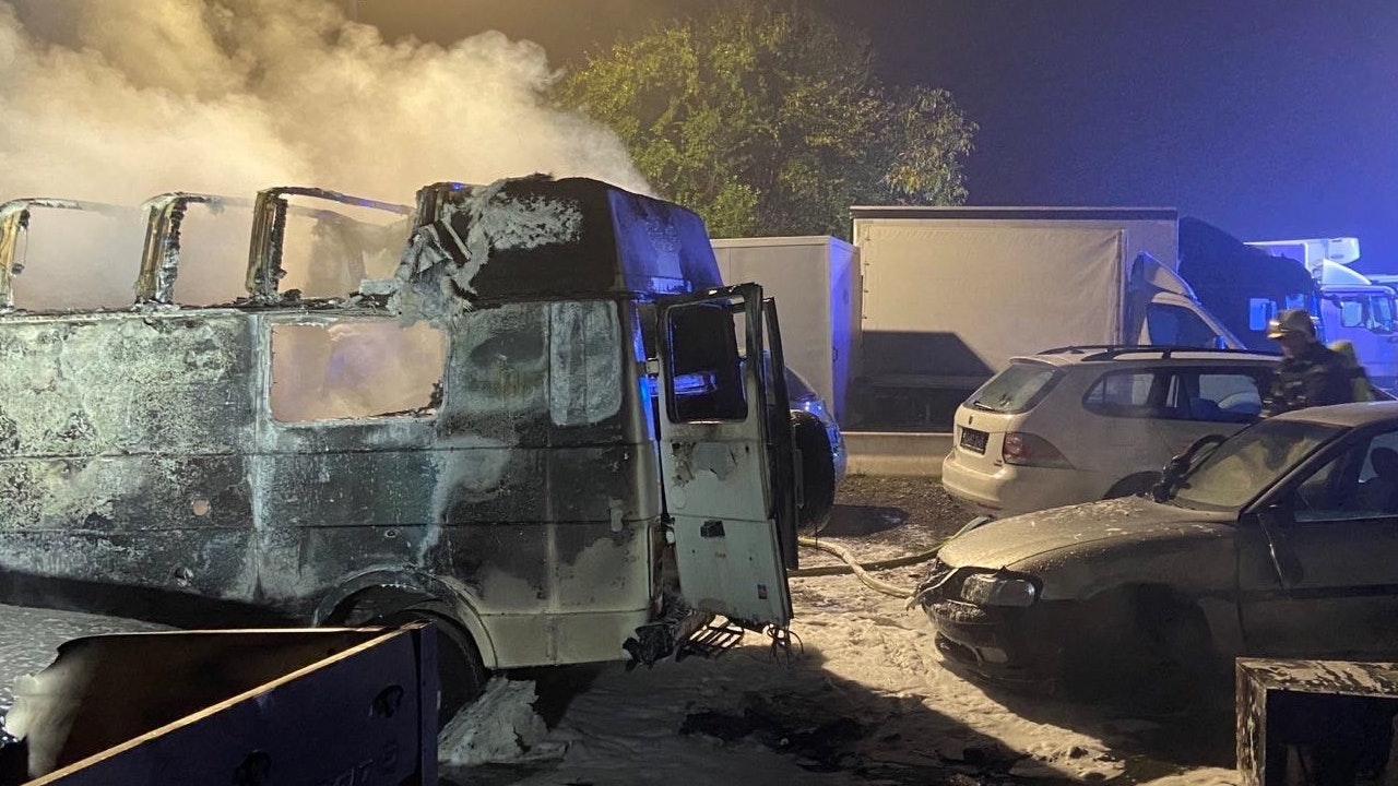 Flammen-Inferno in Simmering – Feuerwehr im Großeinsatz﻿