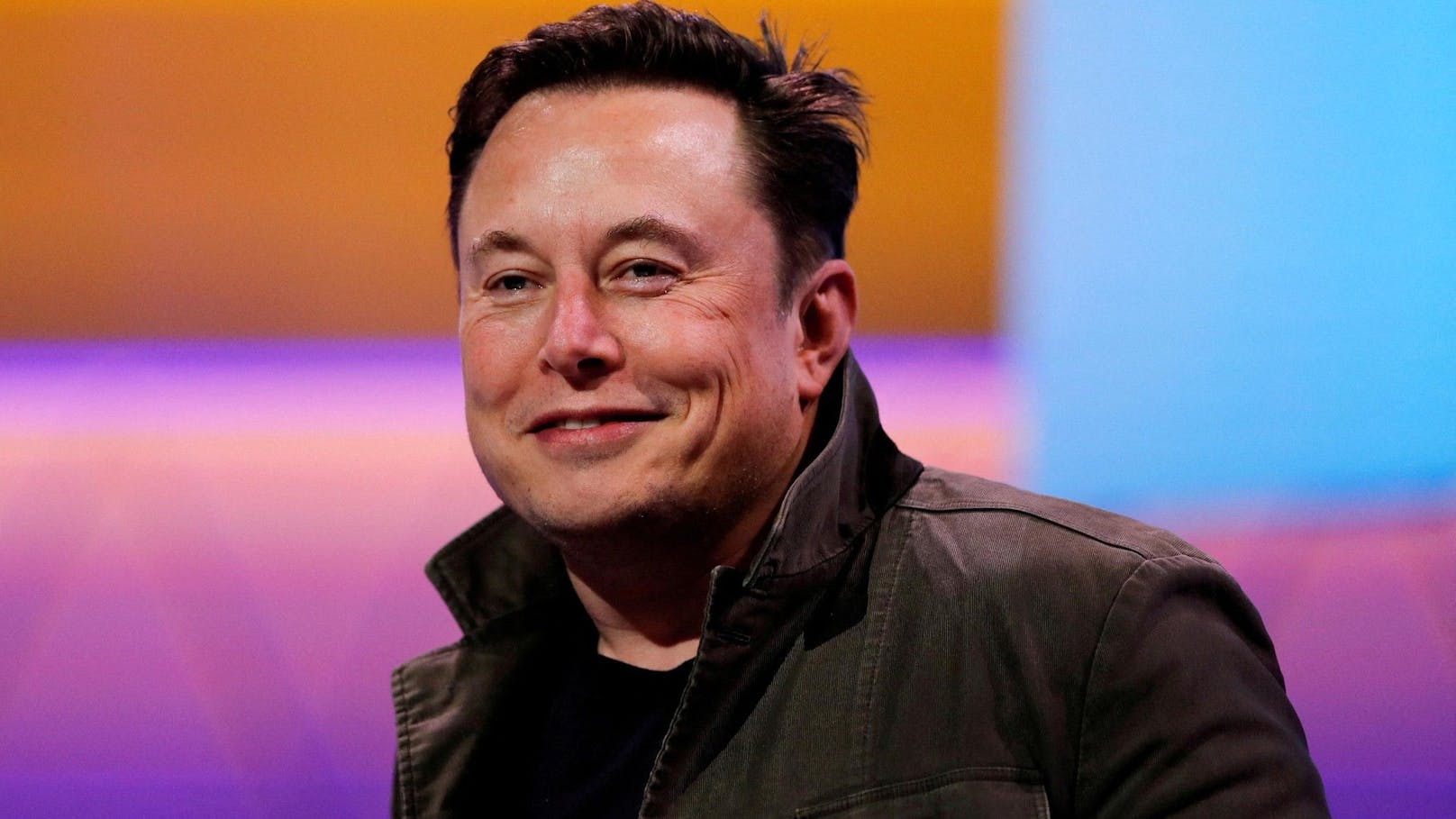 Elon Musk hat Twitter gekauft.