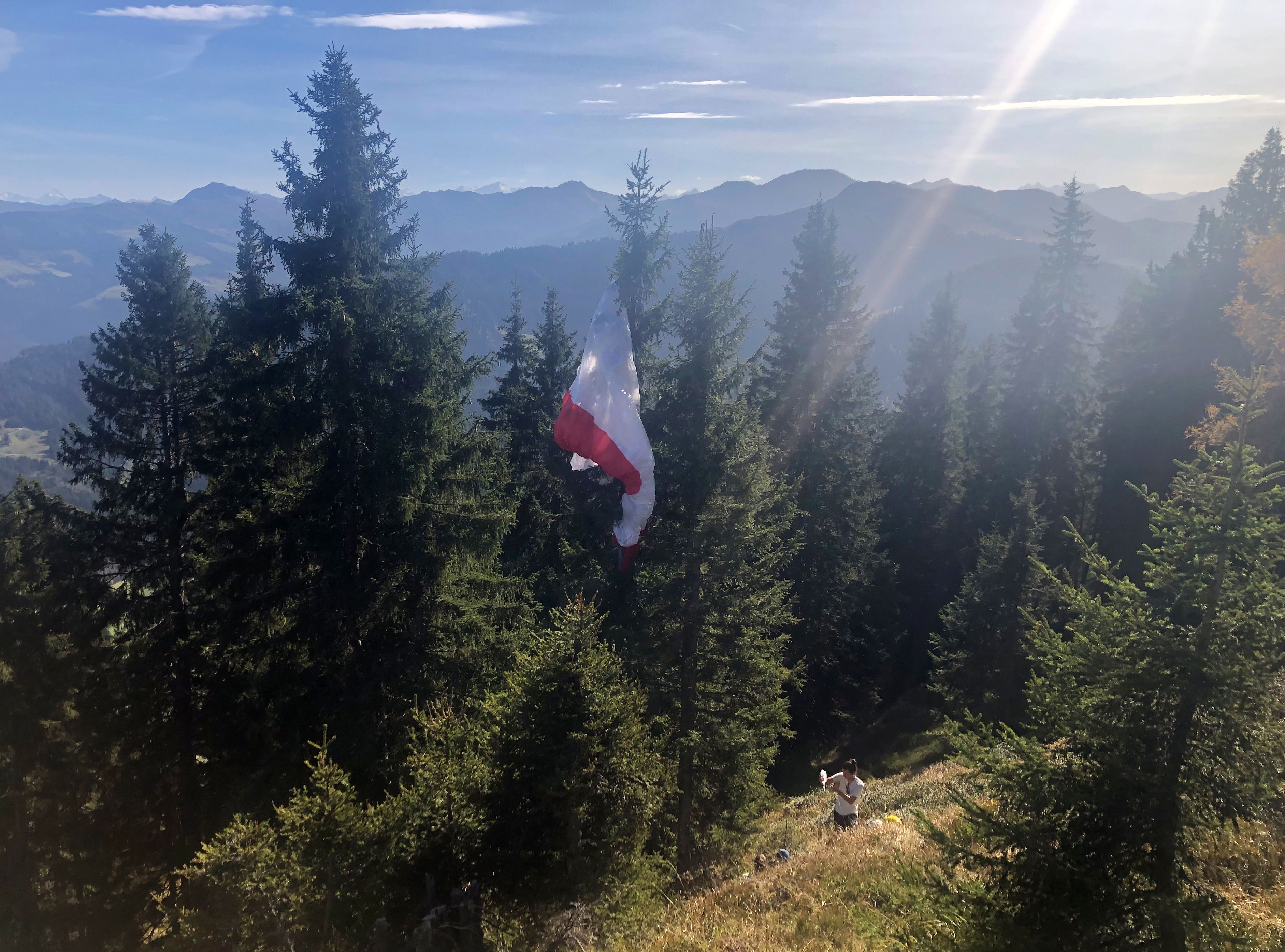 Der Paragleiter verlor nach dem Start an Höhe und stürzte ab.