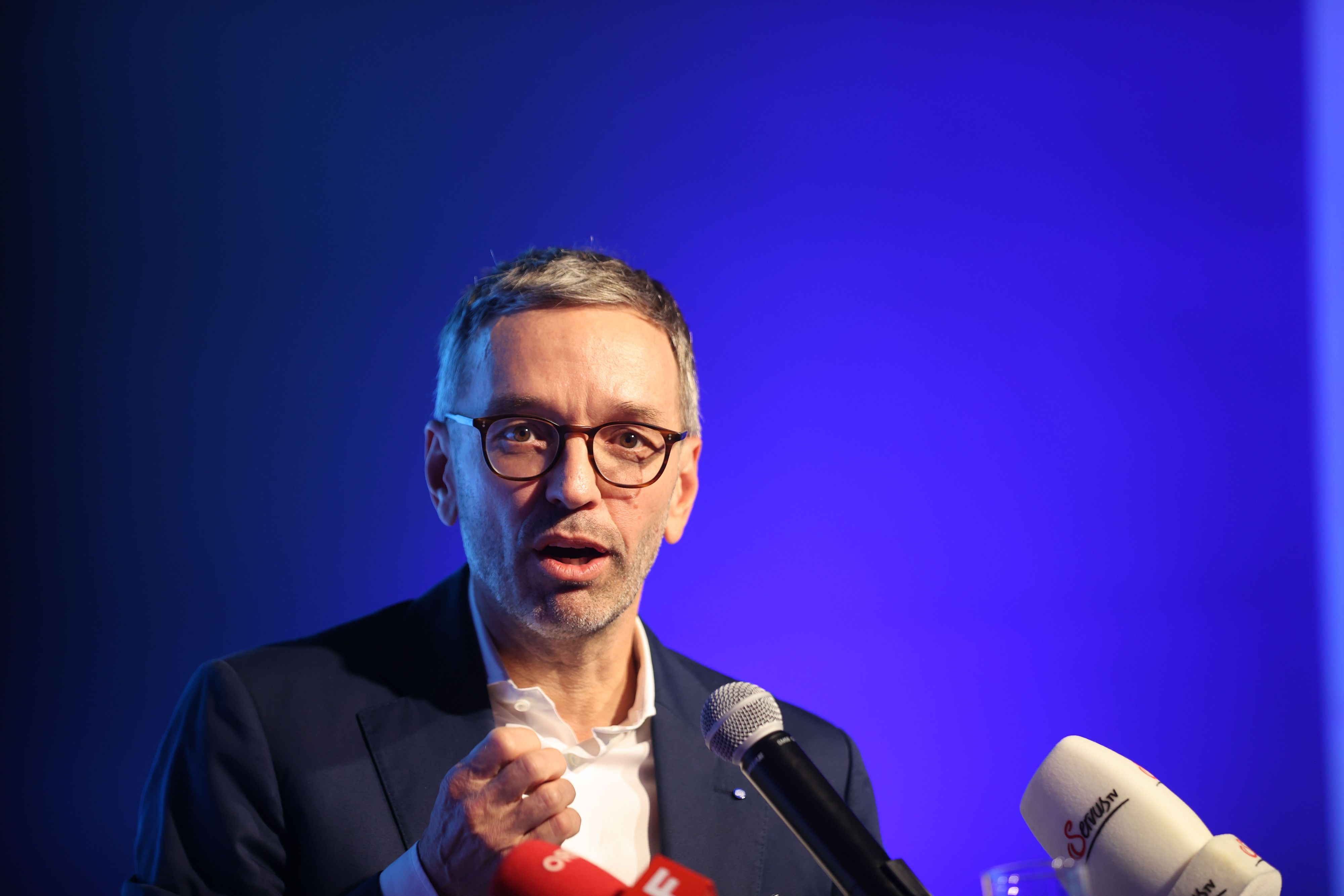 Download von www.picturedesk.com am 31.10.2022 (13:37).  Landesparteitag der Freiheitlichen Partei Salzburg, FPÖ, in Seekirchen.Im Bild Bundesparteiobmann Herbert Kickl bei seiner Rede.Foto: Franz Neumayr 1.10.2022 - 20221001_PD23565 - Rechteinfo: Rights Managed (RM)