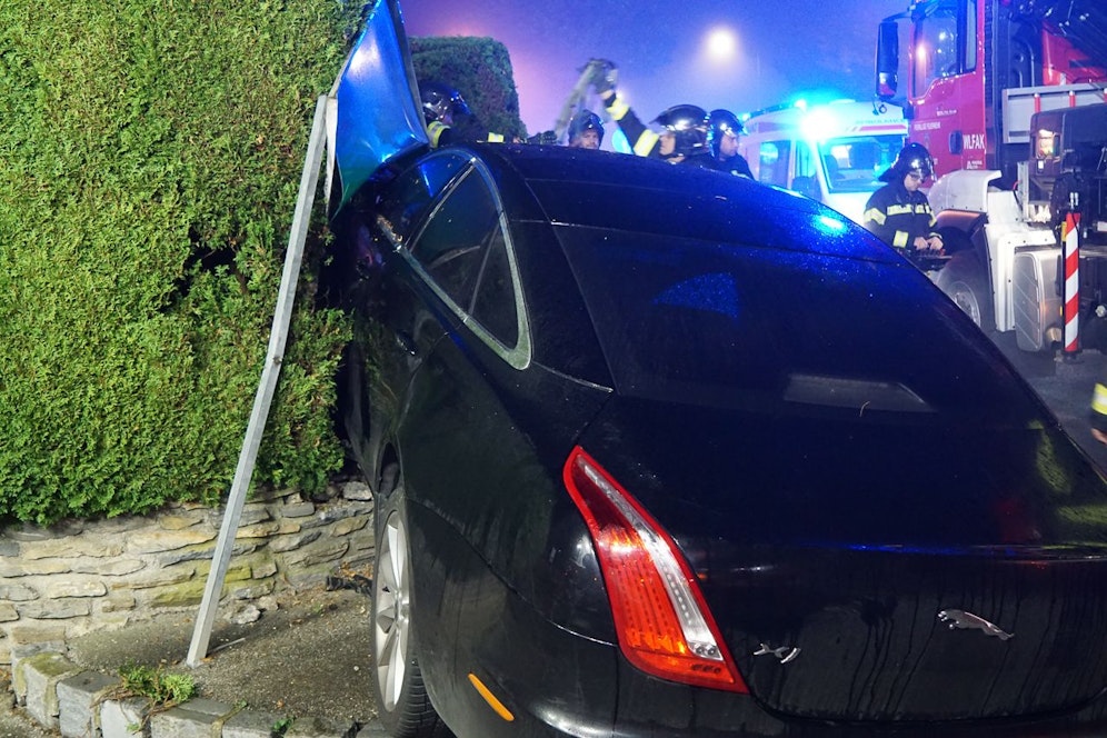 Spektakulärer Unfall in Halloween-Nacht