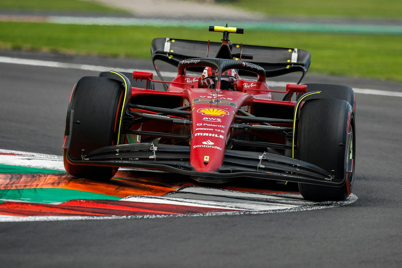 5. Carlos Sainz (Ferrari) – Note: 2. In einem Rennen, in dem Ferrari keine Chance hatte, ging es für Carlos nur darum vor dem Stallgefährten zu bleiben – das gelang und er konnte wieder gute Punkte machen.