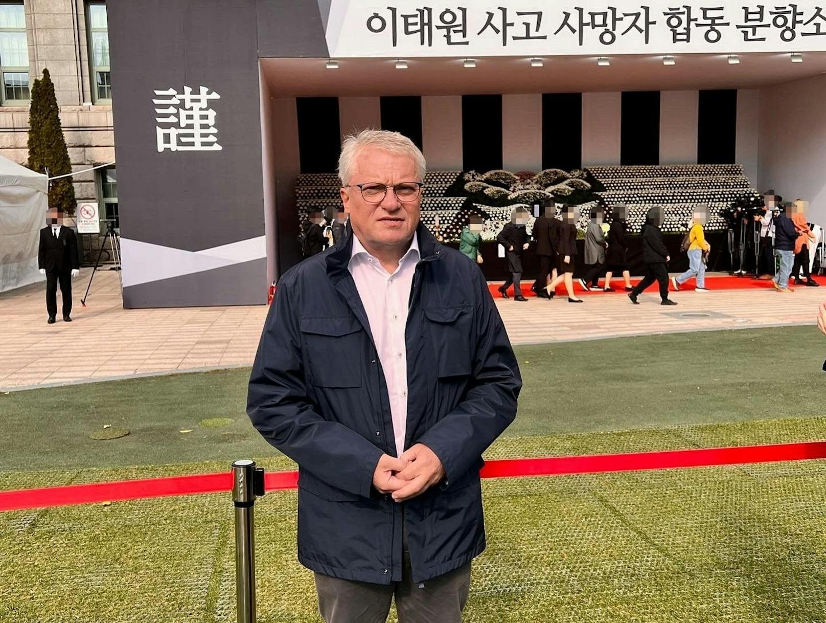 Nach Seoul-Tragödie – Linzer Stadtchef an Gedenkstätte