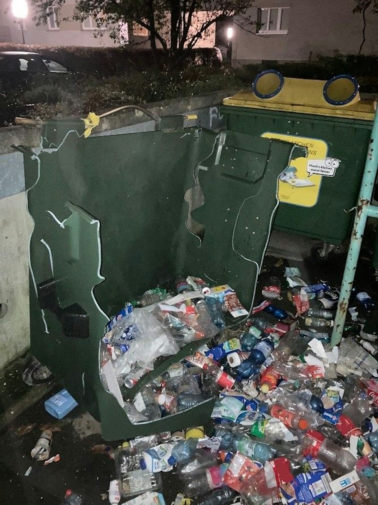 Heute.at - ﻿Halloween-Chaoten hinterlassen in Wien Spur der Verwüstung