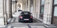 Wiener parkt mit Porsche-Cabrio dreist auf Gehsteig