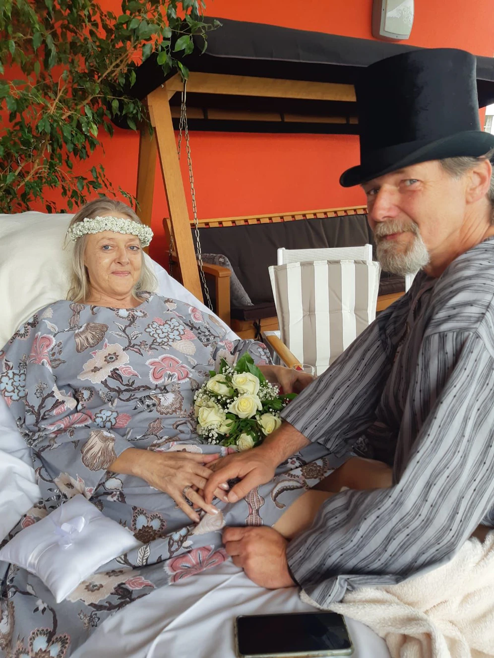 Krebspatientin heiratete Lebenspartner im Hospiz.