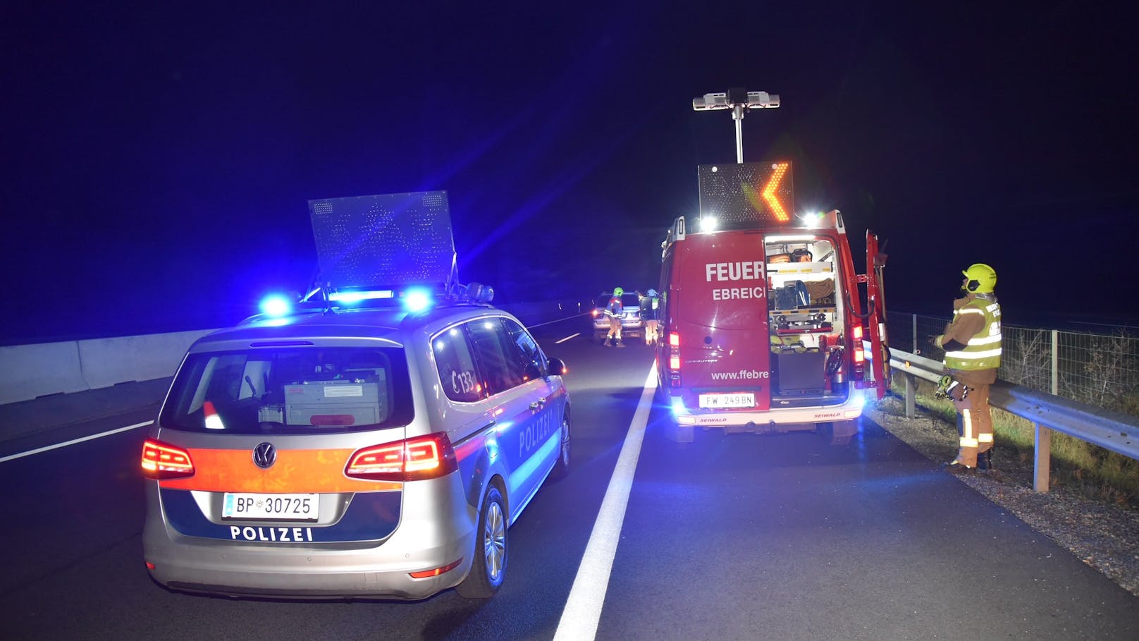 Einbrecher flüchteten als Geisterfahrer vor der Polizei