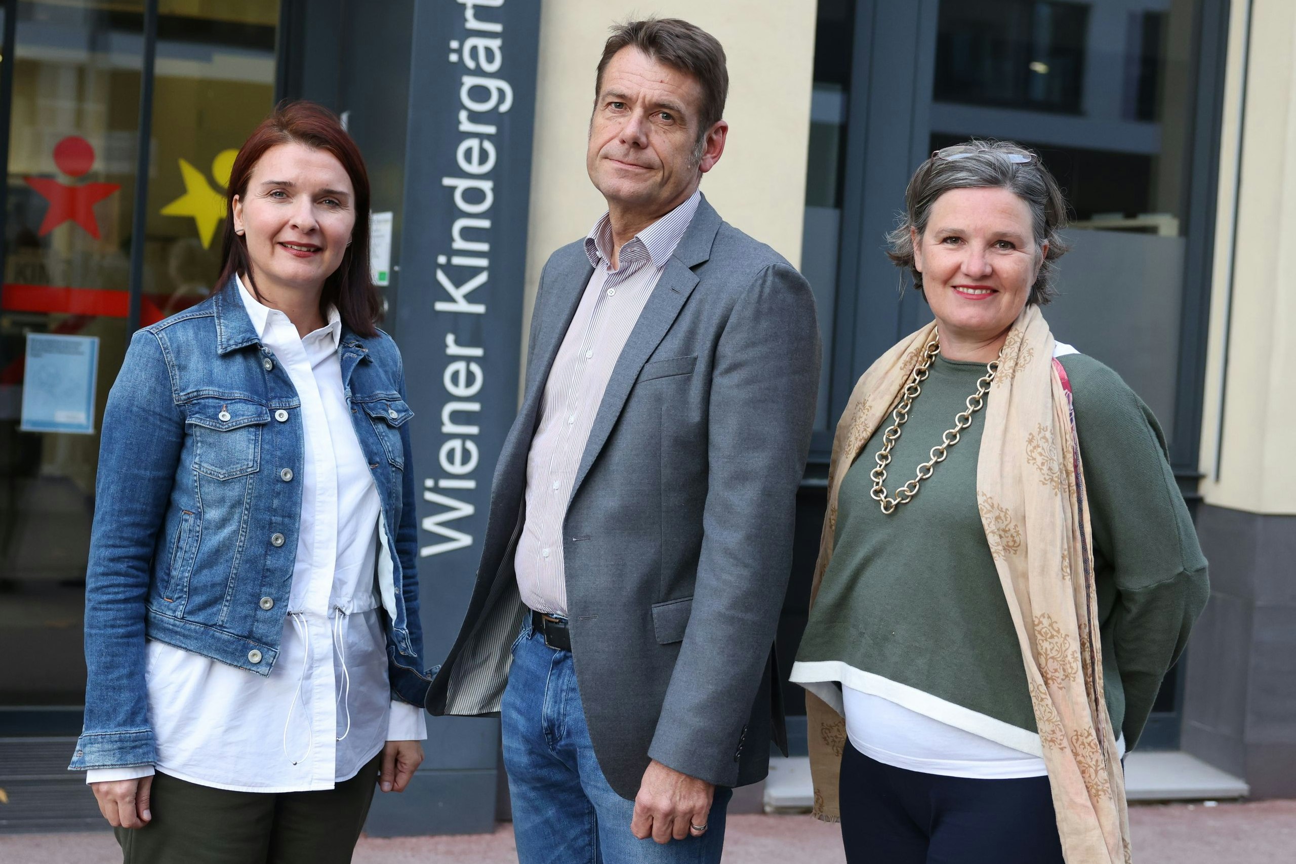 Ingrid Pöschmann (MA11), Kurt Burger (MA10-Vize) und Hedwig Wölfl (Leiterin Kinderschutzorganisation Möwe) informierten über die mutmaßlichen Vorfälle.