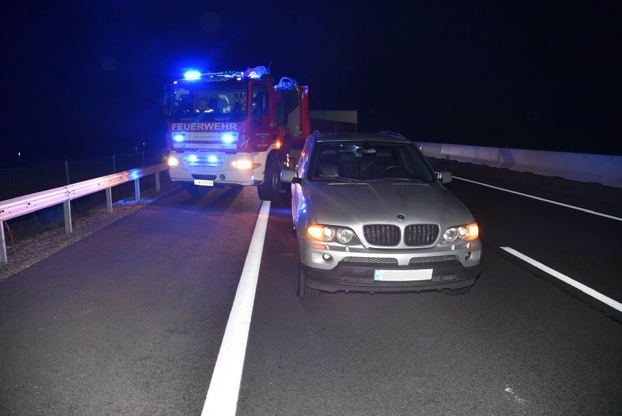 Herrenloser Pkw "parkte" auf der Autobahn